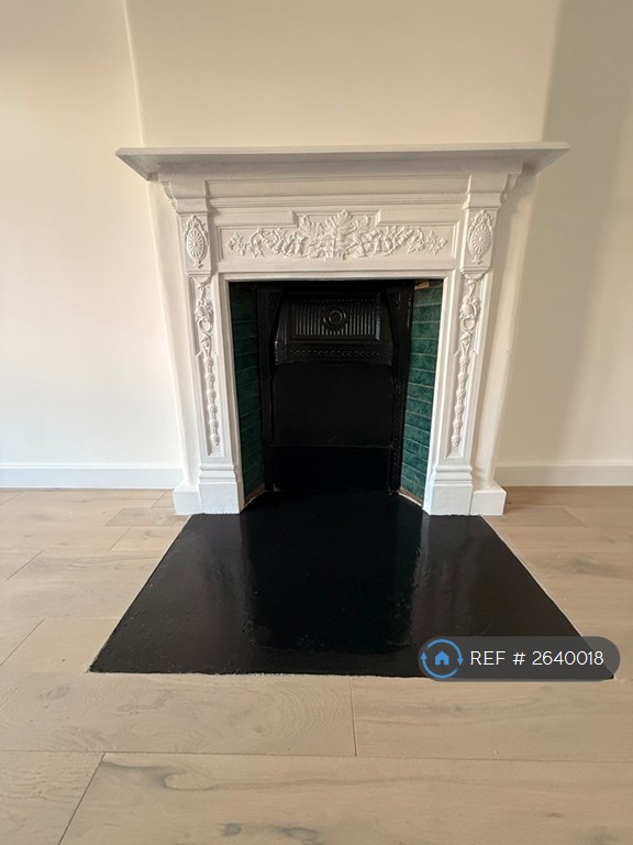 5 bedroom house in Halliwick Road, London, N10 (5 bed) (#2640018)