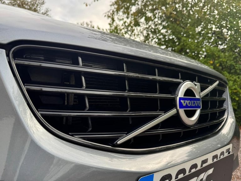 2016 65 VOLVO XC60 2.0 D4 R-DESIGN LUX NAV SUV 5DR DIESEL AUTO EURO 6 (S/S) (190