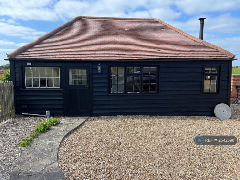 Studio flat in Old Shaws Lane, Howe Street, Chelmsford, CM3 (#2642598)