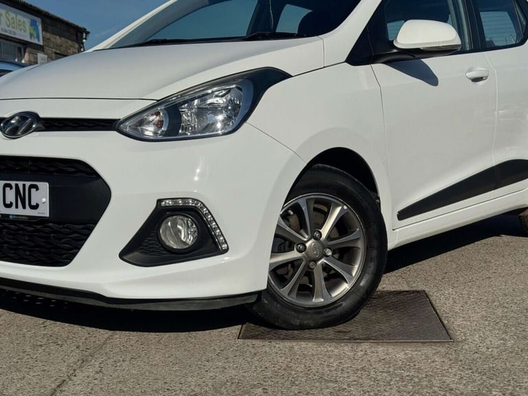2015 Hyundai i10 1.0 Blue Drive Premium 5dr HATCHBACK PETROL Manual