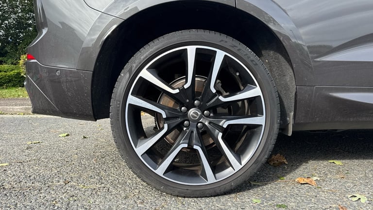 2022 Volvo XC60 2.0 B5P Ultimate Dark 5dr AWD Geartronic Petrol Estate Estate Petrol Automatic