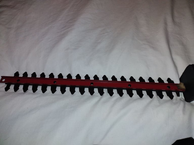 Ryobi Expand it hedge trimmer attachment and brush cutter blade strimmer hedge trimmer 