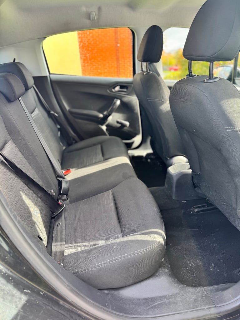 Peugeot, 208, Hatchback, 2013, Manual, 1398 (cc), 5 doors