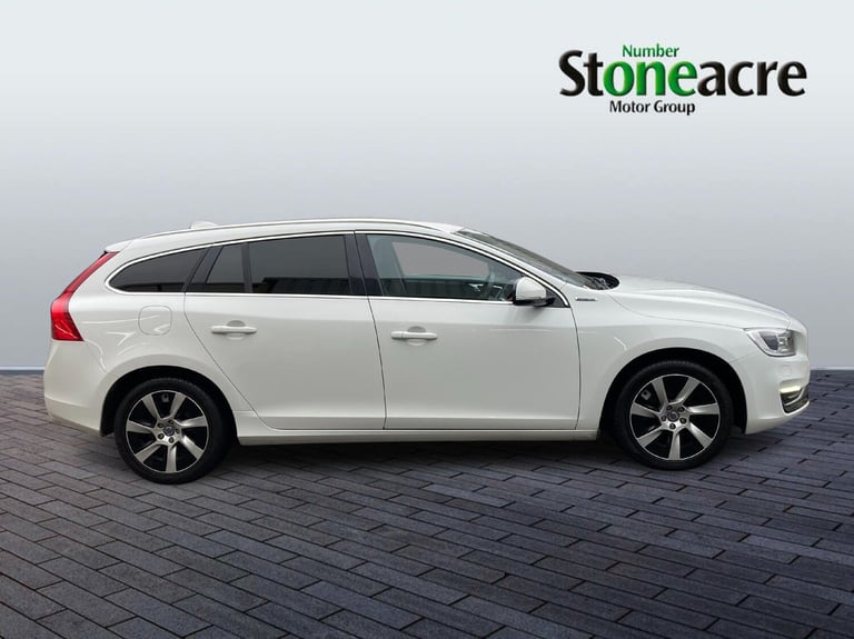 2014 Volvo V60 2.4 D6 Estate 5dr Diesel Plug-in Hybrid Geartronic AWD Euro 5 (s/s) (285 ps ESTATE...