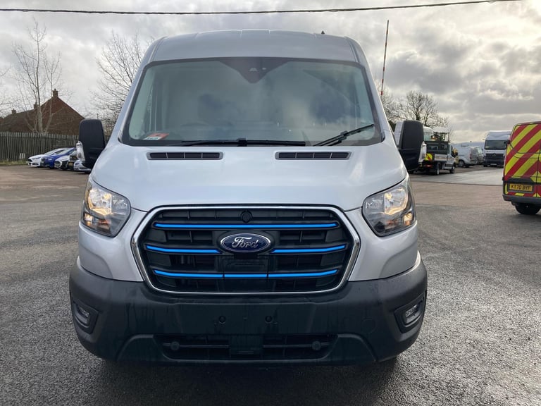 BRAND NEW ELECTRIC Ford E-Transit Trend Van 1.7 68kwh 184ps AUTO Moondust Silver