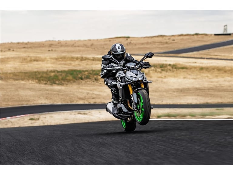 2025 Kawasaki Z1100 SE, Available to order.