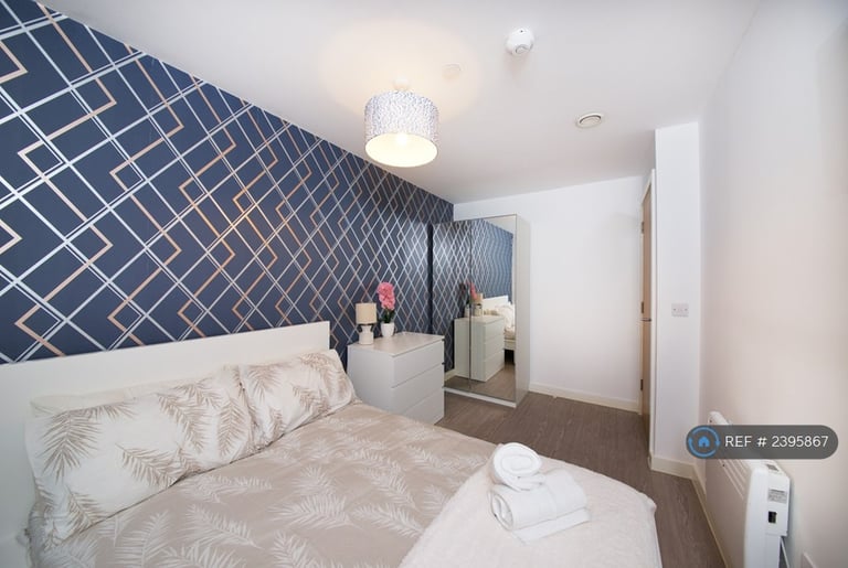 1 bedroom flat in Oldfield Road, Manchester, M5 (1 bed) (#2395867)