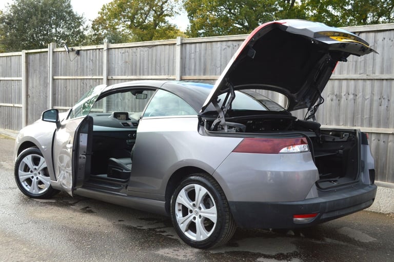 2023 Renault MEGANE DYNAMIQUE TOMTOM V 2.0 16V Dynamique TomTom CVT Euro 5 2dr PETROL Automatic