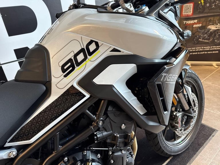 2025 Triumph Tiger 900 GT PRO STANDARD TWIN COLOUR Petrol white 6 Speed