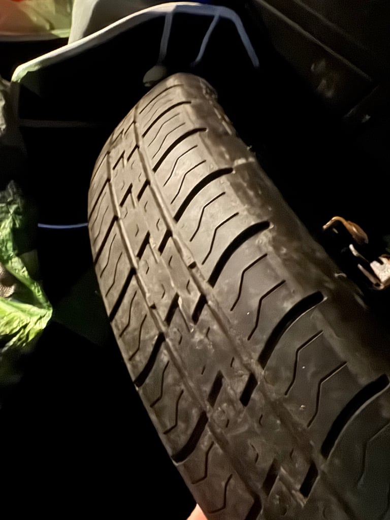 Spare wheel seat Leon mk2