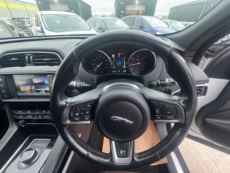 2017 Jaguar F-Pace 2.0d R-Sport 5dr Auto AWD ESTATE DIESEL Automatic