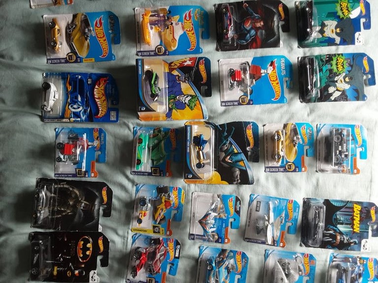100 Hotwheels Character Collectors Cars 