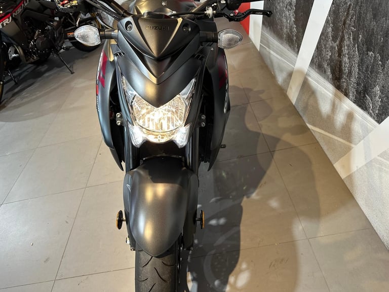 Suzuki GSX-S GSXS 1000 Phantom 2019 with 8017 miles + extra's 