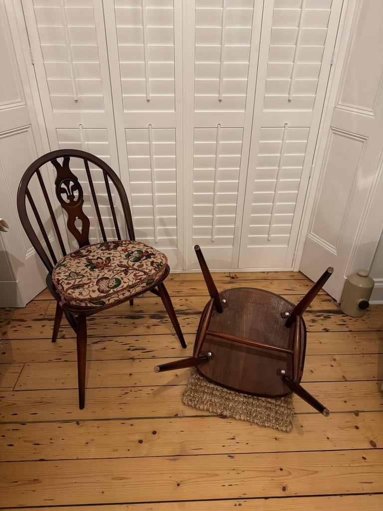 TWO ERCOL FLEUR DE LYS BOW BACK KITCHEN/DINING CHAIRS