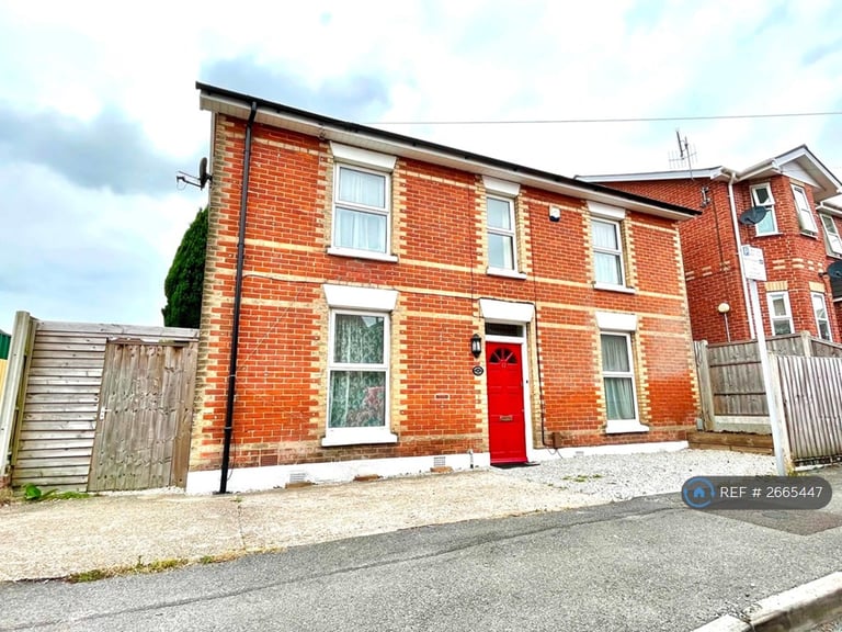 4 bedroom house in Melville Road, Bournemouth, BH9 (4 bed) (#2665447)