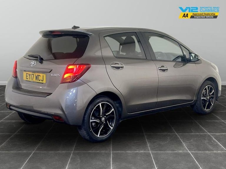 2017 Toyota Yaris 1.33 VVT-i Design 5dr HATCHBACK PETROL Manual
