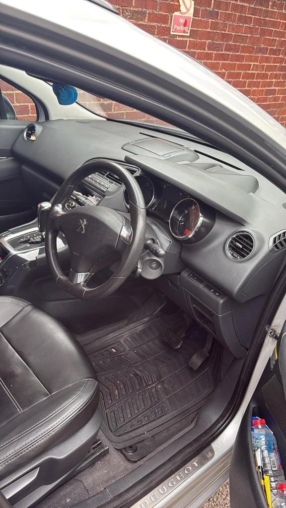 Peugeot, 5008, MPV, 2016, Semi-Auto, 1560 (cc), 5 doors