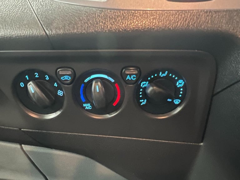 2017 Ford Transit Custom 2.0 TDCi 130ps Low Roof Limited Van PANEL VAN DIESEL Manual