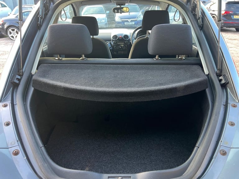 2006 Volkswagen Beetle 2.0 Auto Euro 4 3dr HATCHBACK Petrol Automatic