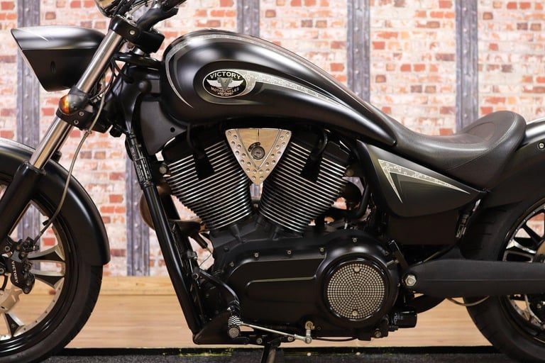 2012 VICTORY VEGAS ZACH NESS LIMITED EDITION - 17,009 MILES - MSR EXHAUST!