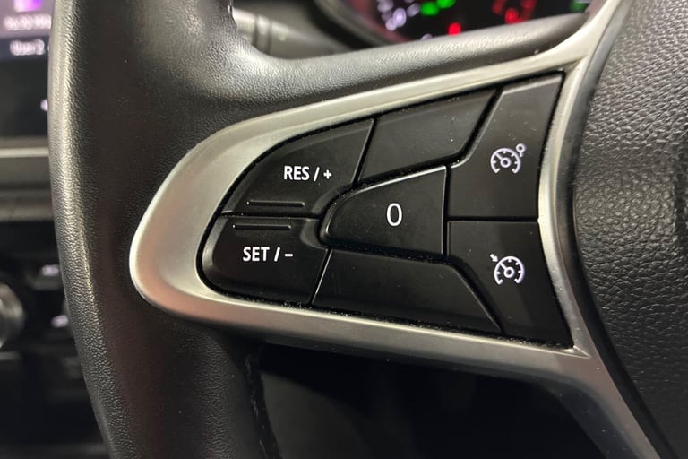 2021 Renault Clio 1.0 TCe Iconic Hatchback 5dr Petrol Manual Euro 6 (s/s) (90 ps) HATCHBACK Petro...