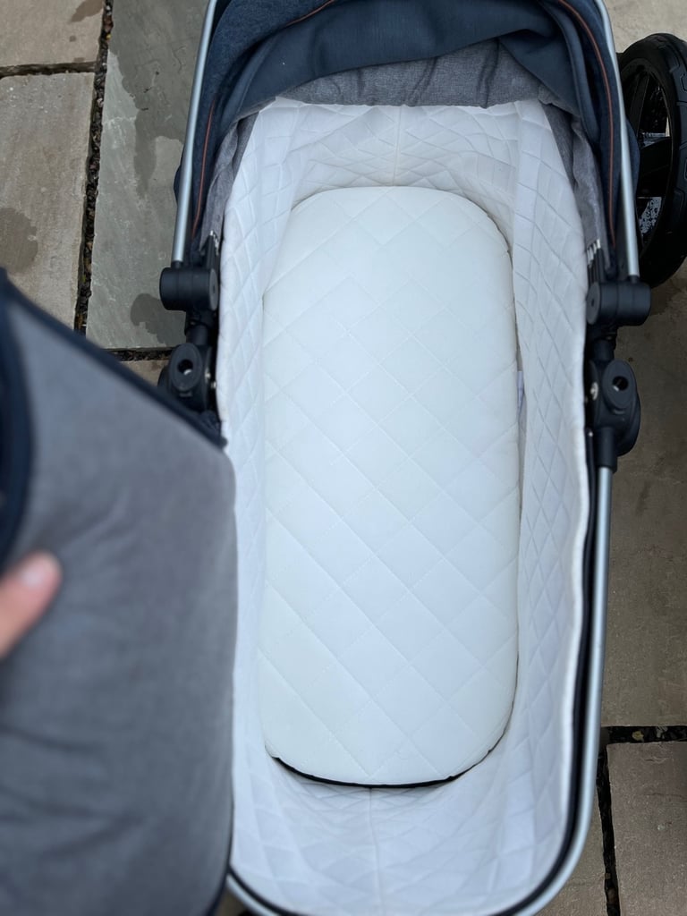 Silver Cross Wave Tandem Pushchair  