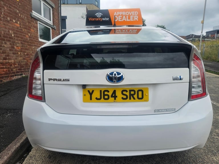 Toyota Prius 1.8 hybrid fully serviced including new batteries fitted 
