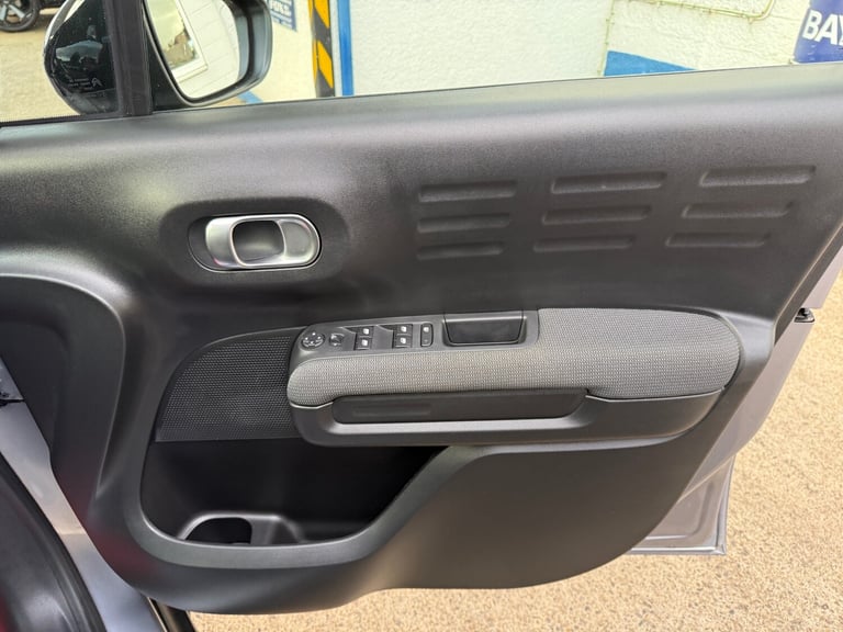 2022 Citroen C3 Aircross 1.5 BlueHDi Shine 5dr, UNDER 2900 MILES, FULL CITROEN SERVICE HISTORY,  ...