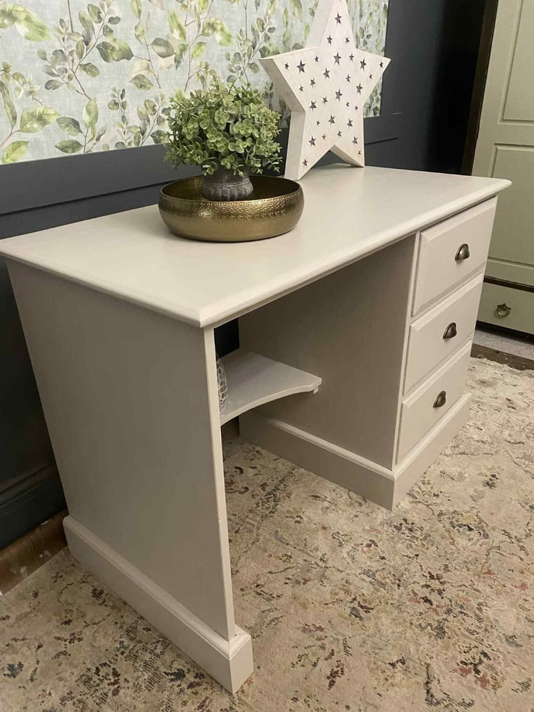 💙👗 Solid pine dressing table desk