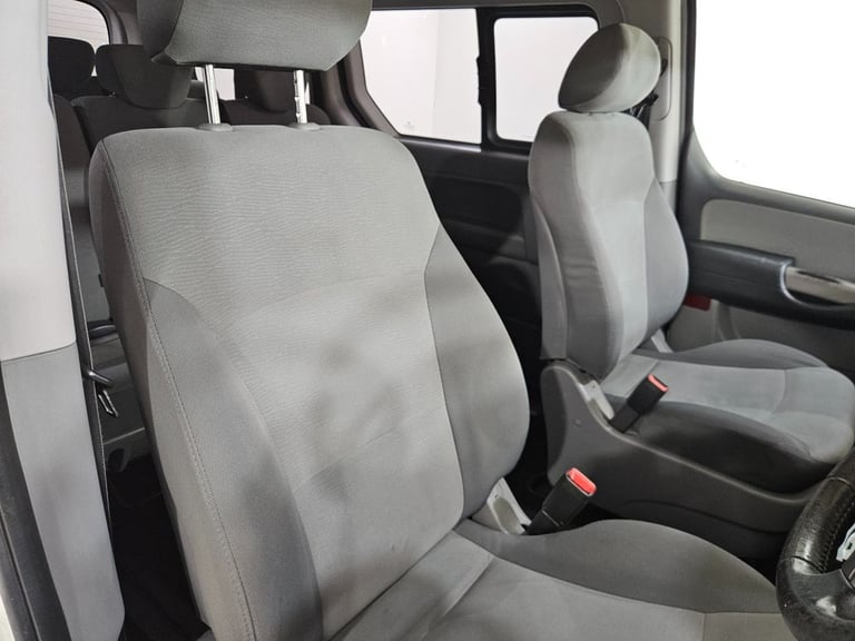 2012 61 HYUNDAI I800 2.5 CRDI STYLE MPV 5DR DIESEL MANUAL EURO 4 (168 BHP) DIESE