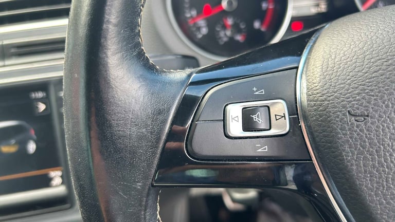 2015 Volkswagen Polo 1.2 TSI SE Design 5dr Hatchback Petrol Manual