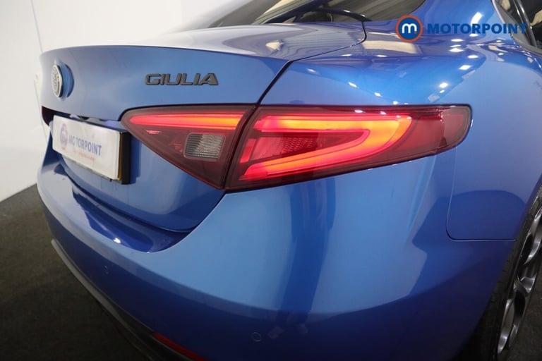 2022 Alfa Romeo Giulia 2.0 TB 280 Veloce [Performance brake] 4dr Auto Saloon Petrol Automatic