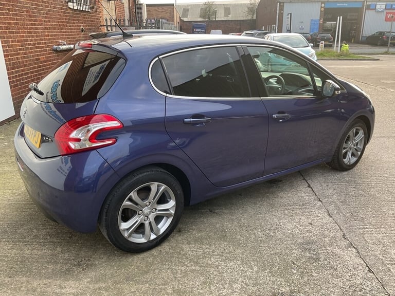 2015 Peugeot 208 1.4 HDi Allure 5dr HATCHBACK DIESEL Manual