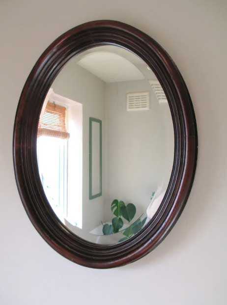image for An Attractive & Good Quality 1970s-80s Oval Wooden Wall Mirror - Bevelled Glass