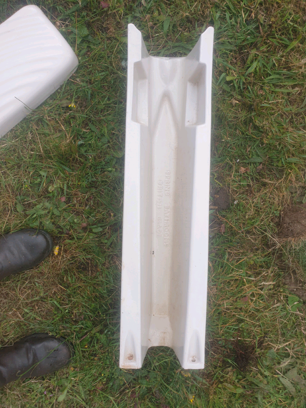 Vintage sink pedestal and toilet cistern lid