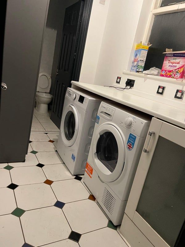 SPACIOUS 5 -BED HOUSE -SURBITON suitable for assisted living or supported living as well