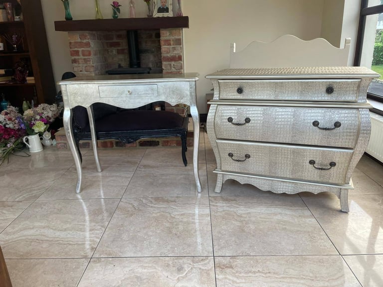 silver console table£75