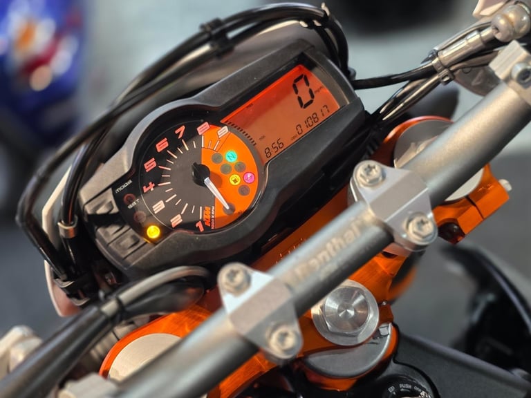 2015 KTM 690 SMC SUPER MOTO EXTRA'S 10,000 MILE'S 
