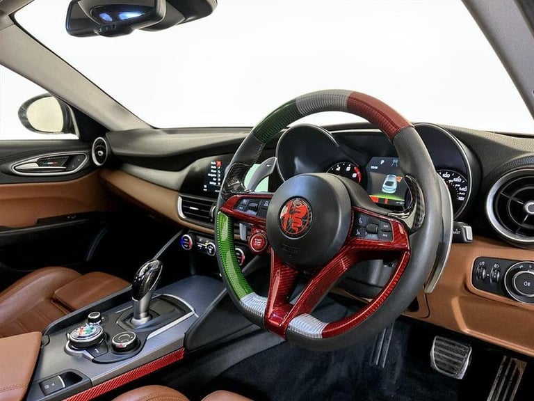 2017 Alfa Romeo Giulia 2.0 TB 280 Veloce 4dr Auto SALOON PETROL Automatic