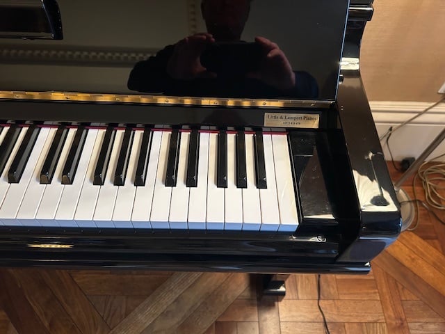 Yamaha piano U30A in mint condition