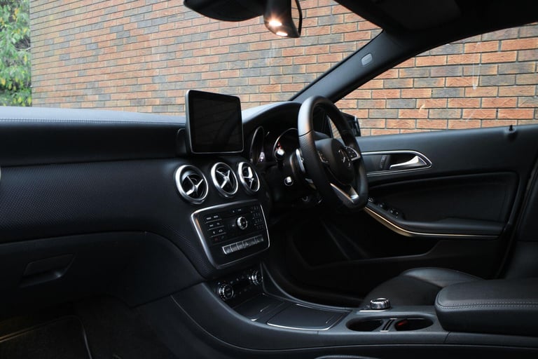 2016 Mercedes-Benz A-Class 1.6 A200 AMG Line (Premium) 7G-DCT Euro 6 (s/s) 5dr HATCHBACK Petrol A...