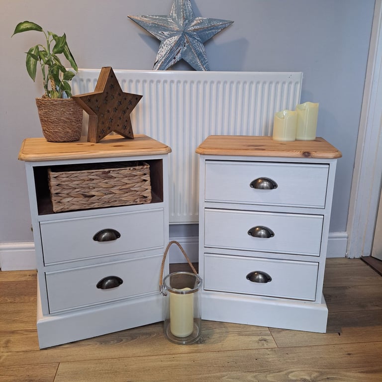 Pair of bedside cabinets