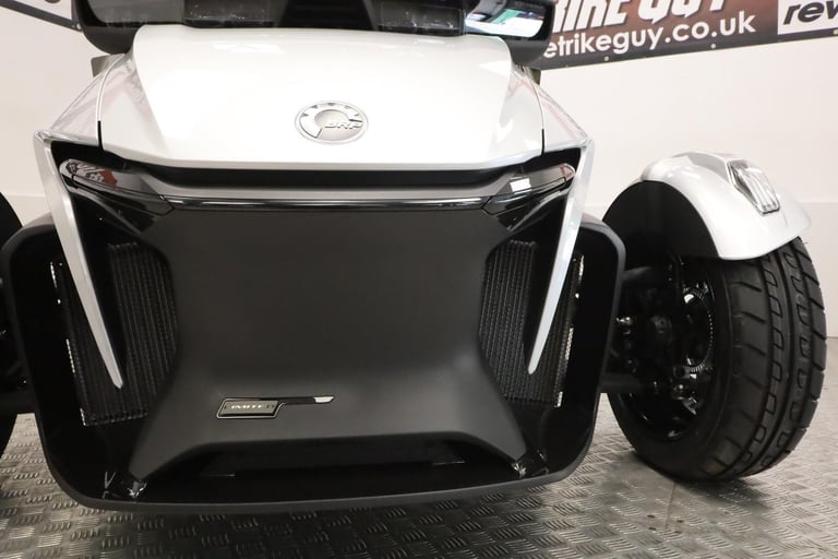2025 Can-Am Spyder RT Limited Trike Hyper Silver Metallic - IN STOCK NOW 
