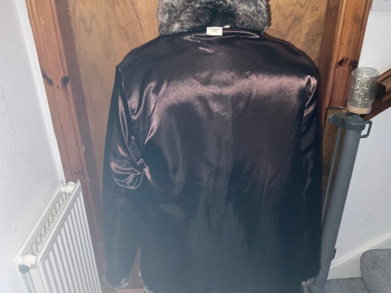 Cotton traders faux fur coat size 14, loose not fitted, in IMMACULATE CLEAN CONDITION thanks 🙏 