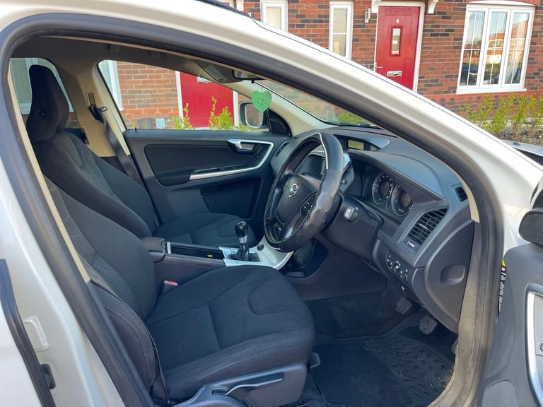 Volvo, XC60, Estate, 2009, Manual, 2400 (cc), 5 doors