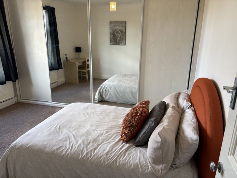 Large room in shared house