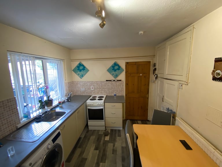 Room to rent in share house 