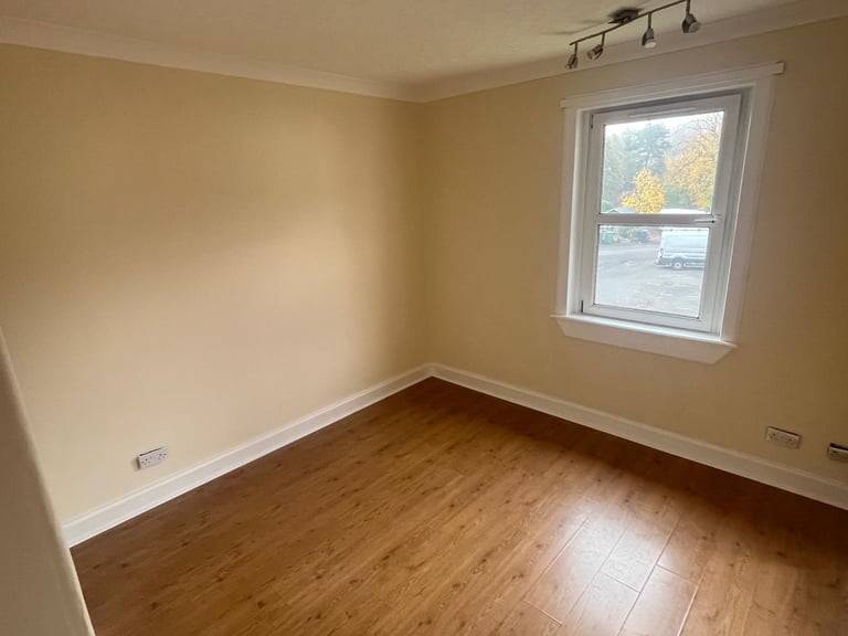 Spacious Three bed flat WEST LINTON