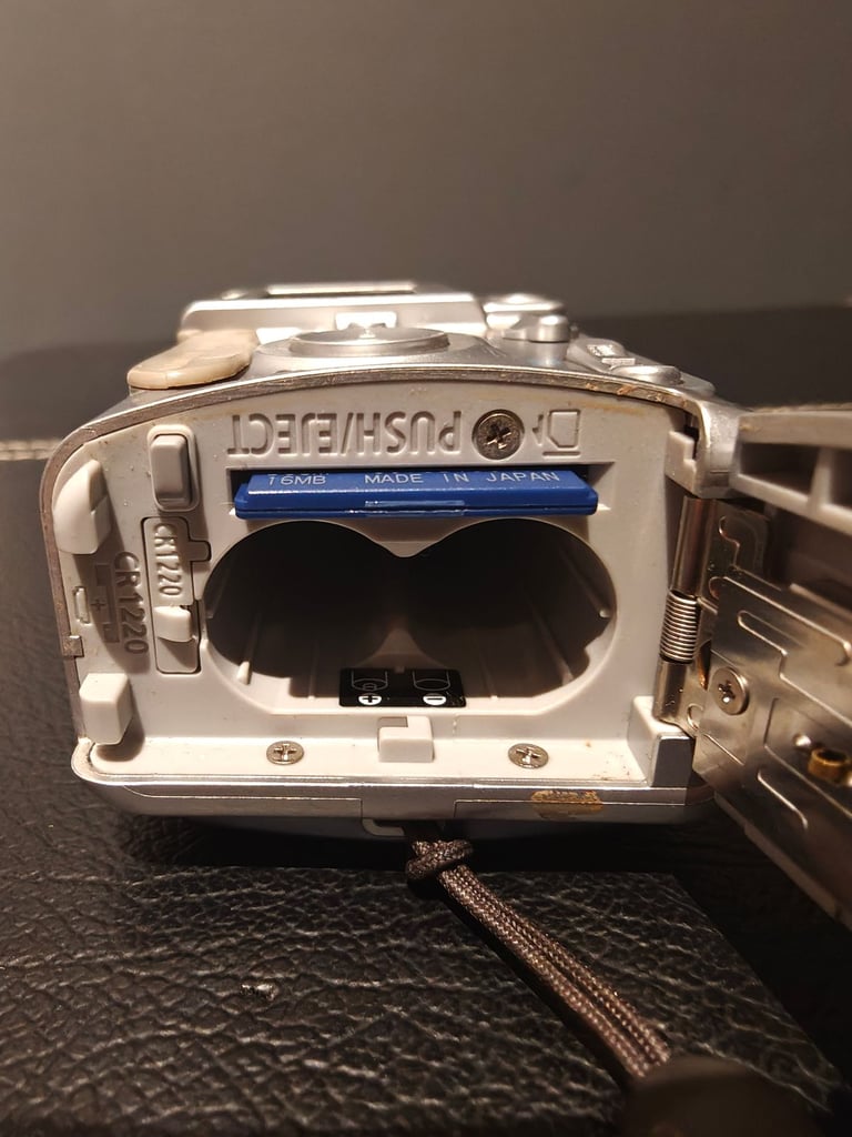 Canon PowerShot A400 Digital Camera Silver 3.2MP Zoom Lens TESTED 