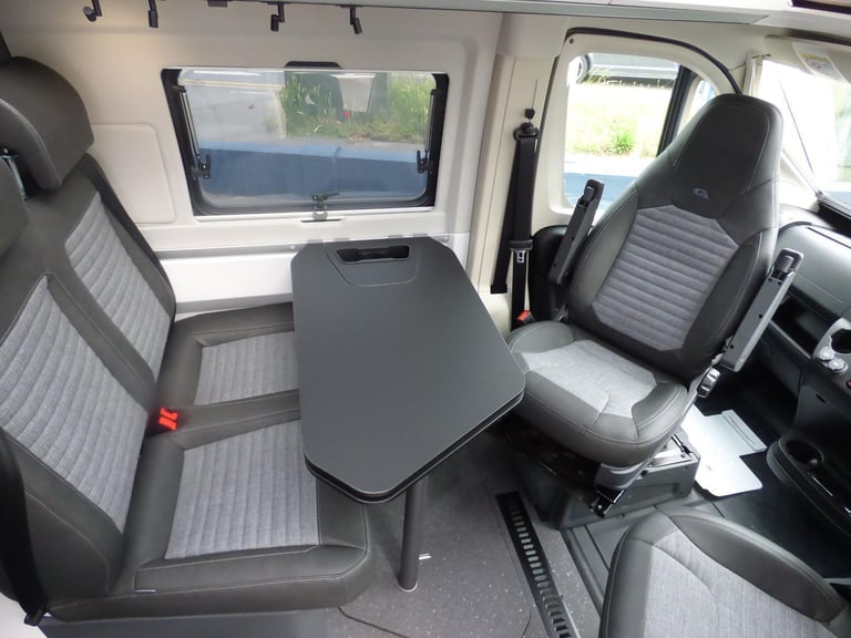 Adria Twin Supreme 640 SGX DIESEL AUTOMATIC 2025